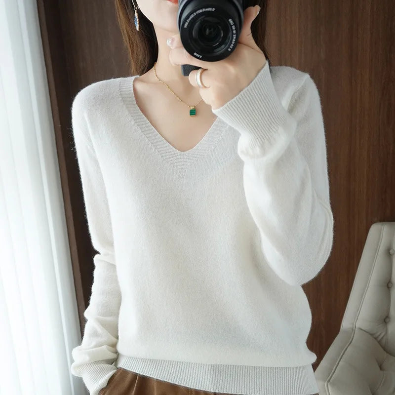 Astrid™ - Cashmere V-neck Sweater