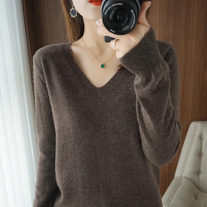 Astrid™ - Cashmere V-neck Sweater