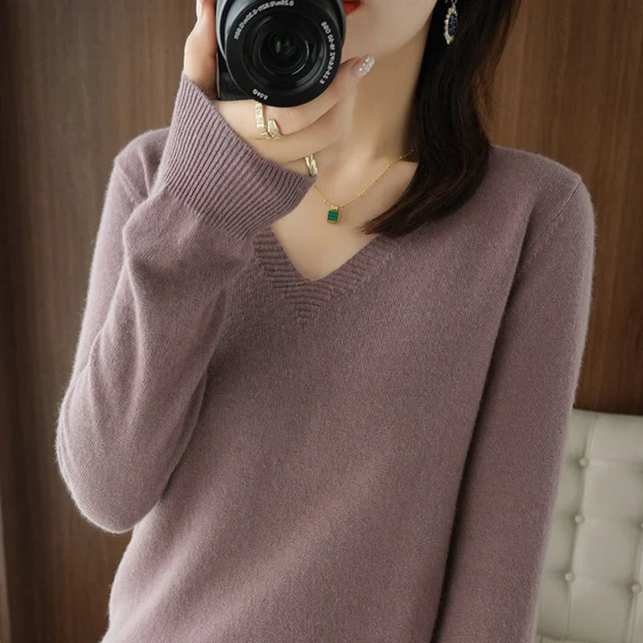 Astrid™ - Cashmere V-neck Sweater