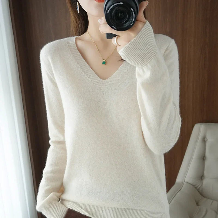 Astrid™ - Cashmere V-neck Sweater