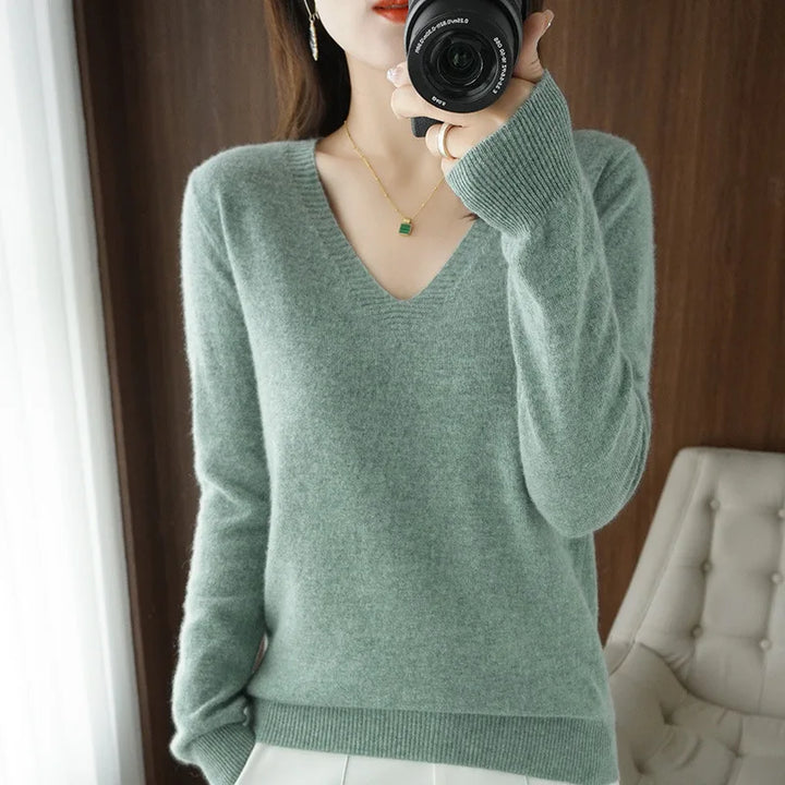 Astrid™ - Cashmere V-neck Sweater